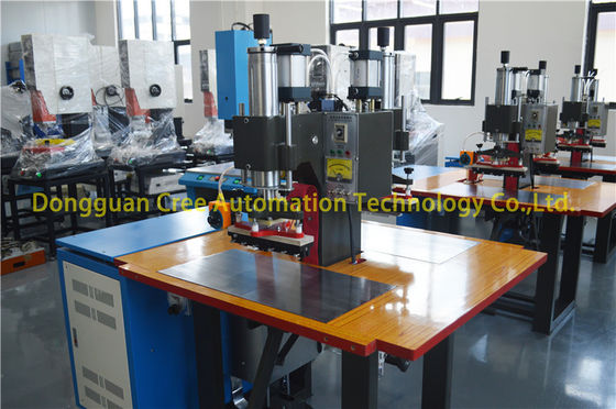 Πλαστική μηχανή συγκόλλησης PVC κραμάτων αργιλίου 2000W για πολλές χρήσεις